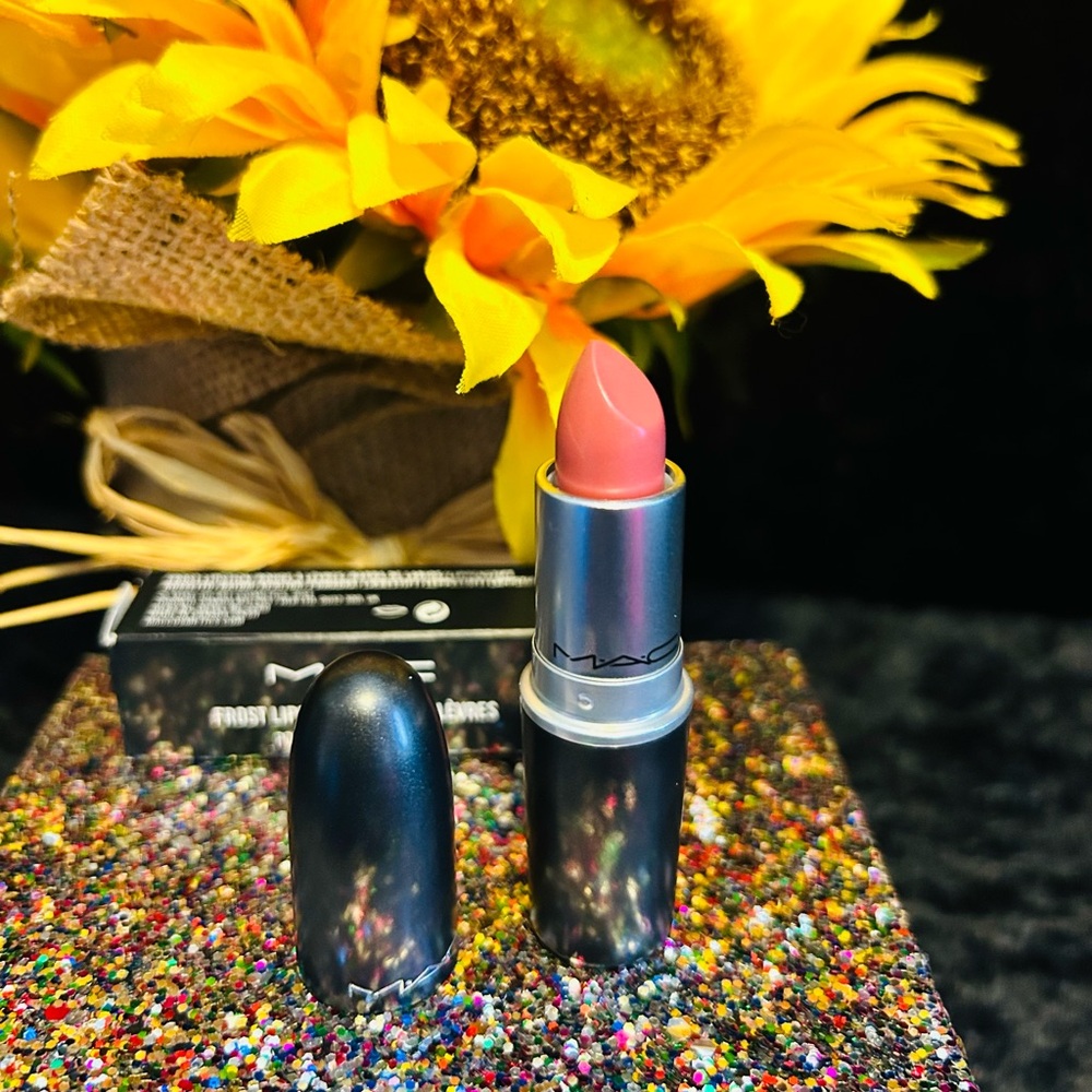 MAC amazing FROST lipstick